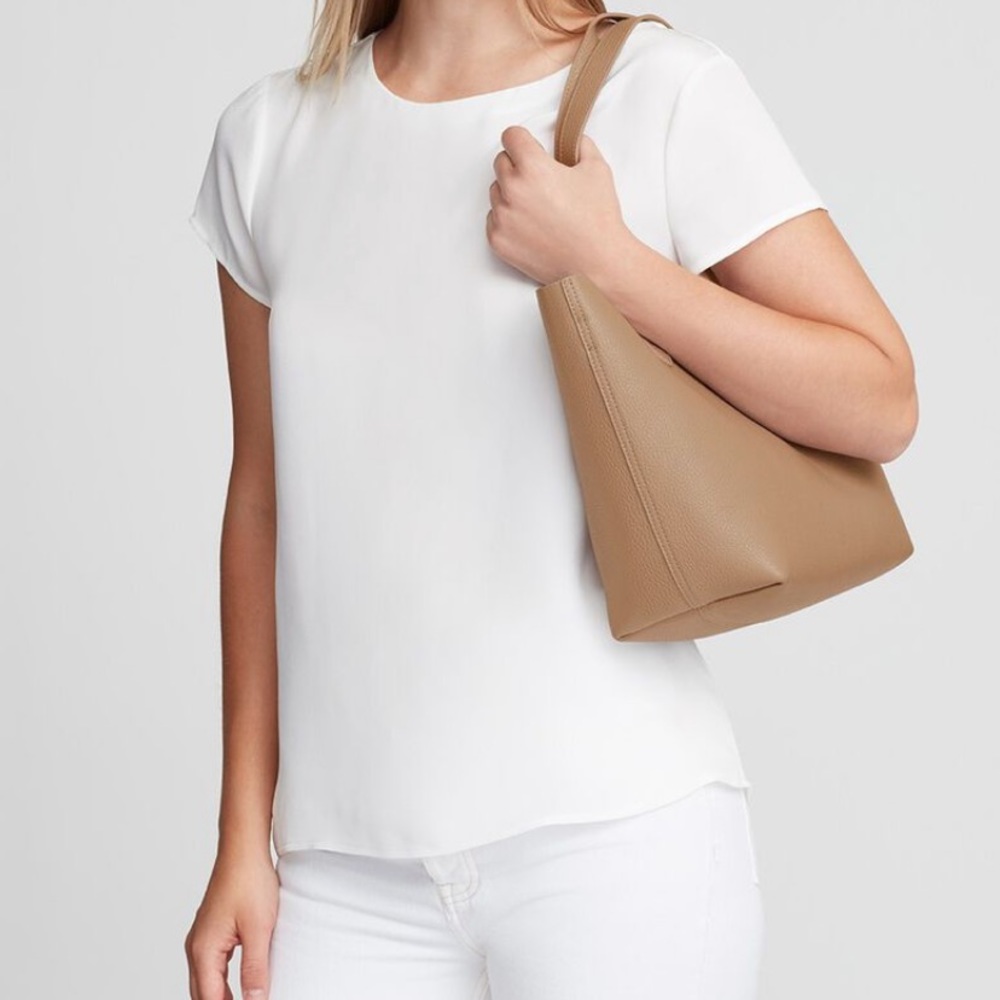 CUYANA Small Classic Structured Tote - Pebbled Leather - Picture 6 of 16